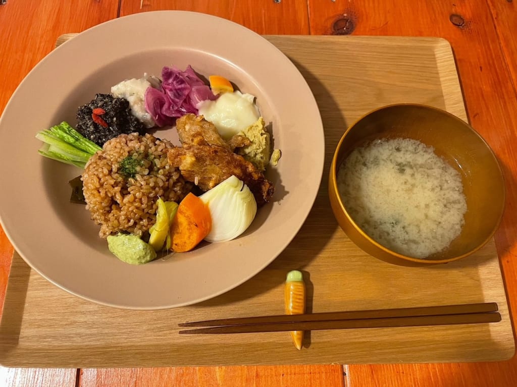 横内町のyadokariでやさしい料理に出会いました