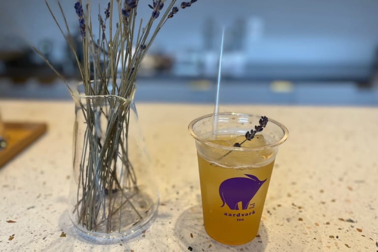 浅間通り商店街に「aardvark tea A stand 」がプレオープン